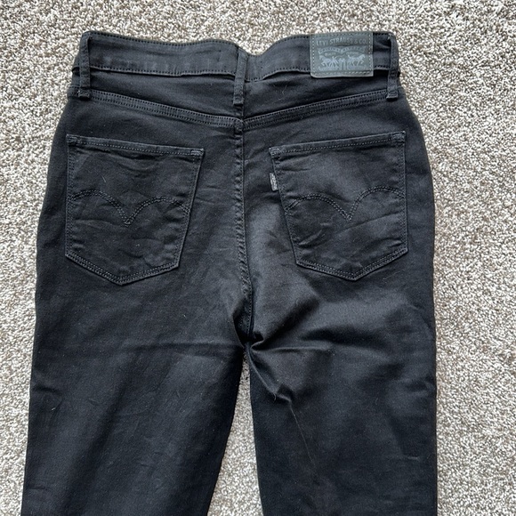 Levi’s 721 High Rise Skinny Black Jeans - Picture 5 of 6